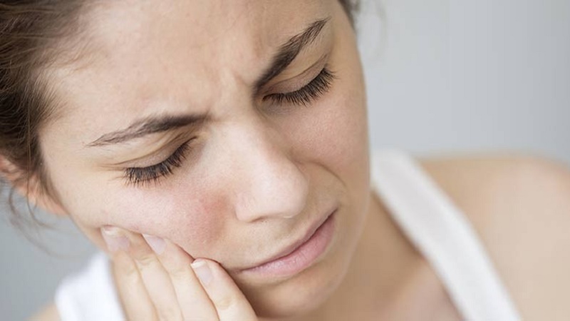 بهترین ایمپلنت اصفهان | بهترین ایمپلنت شهرکرد | دکتر مهران دانشمند | کدام مرحله ایمپلنت درد دارد؟